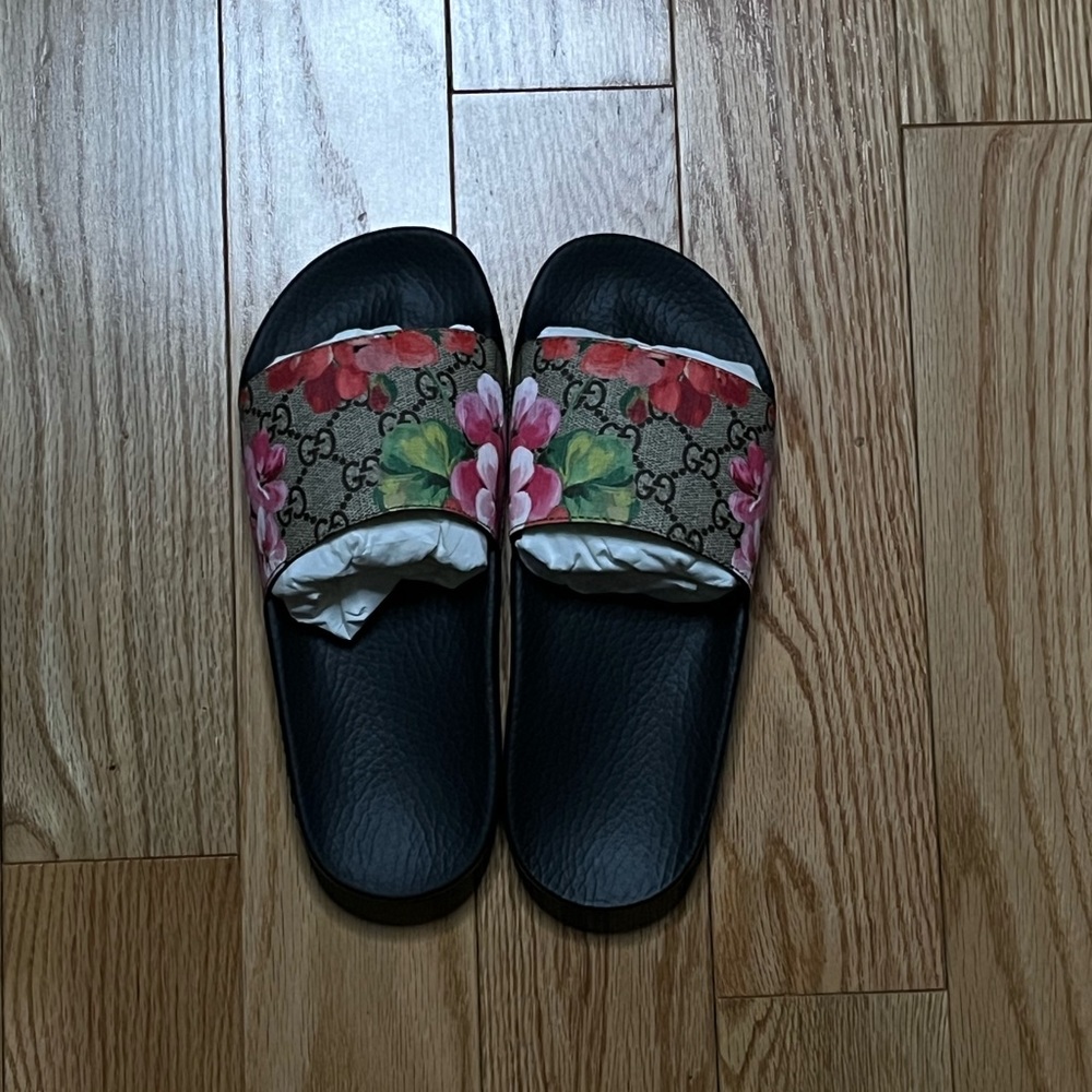 Gucci sandals